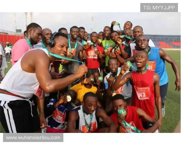 青岛西海岸新赛季球衣增岛屿元素